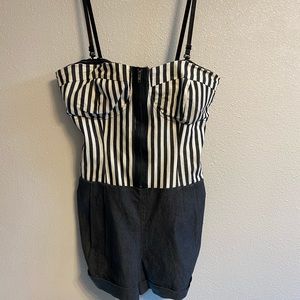 Cute navy and white striped zipper romper! 💙